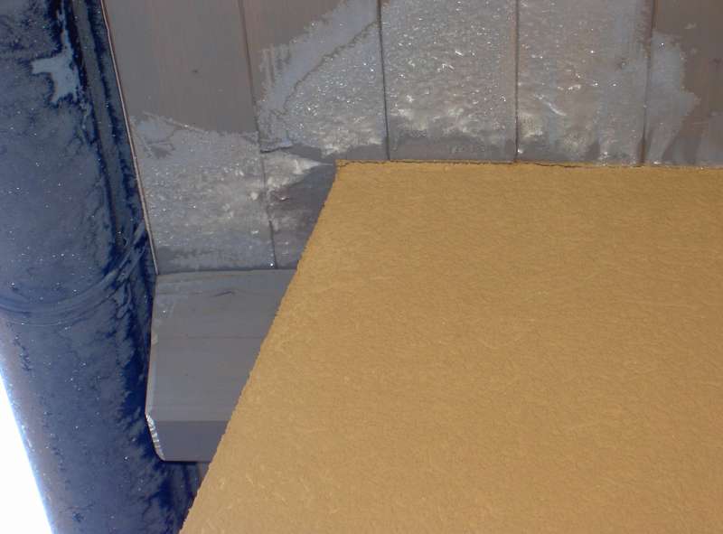 BAU.DE / BAU-Forum: 4. Bild zu Frage "Kondensat nach Fassadendämmung: Ursachen, Folgen & Sanierung der Untersichtschalung?" im BAU-Forum "Außenwände und Fassaden" BAU.DE / BAU-Forum: 4. Bild zu Frage "Kondensat nach Fassadendämmung: Ursachen, Folgen & Sanierung der Untersichtschalung?" im BAU-Forum "Außenwände und Fassaden"