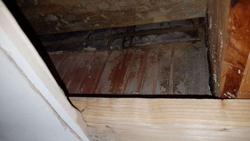 BAU.DE / BAU-Forum: 1. Bild zu Frage "Z-Folie fehlt an Garage: Wassereintritt, Ursachen & Sanierungskosten?" im BAU-Forum "Außenwände und Fassaden" BAU.DE / BAU-Forum: 1. Bild zu Frage "Z-Folie fehlt an Garage: Wassereintritt, Ursachen & Sanierungskosten?" im BAU-Forum "Außenwände und Fassaden"