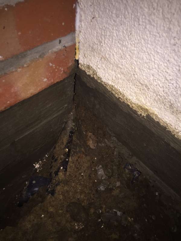 BAU.DE / BAU-Forum: 4. Bild zu Frage "Terrassenabdichtung am Sockel: Dichtschlämme, Kiesschicht & Platten – was ist zu beachten?" im BAU-Forum "Außenwände und Fassaden" BAU.DE / BAU-Forum: 4. Bild zu Frage "Terrassenabdichtung am Sockel: Dichtschlämme, Kiesschicht & Platten – was ist zu beachten?" im BAU-Forum "Außenwände und Fassaden"