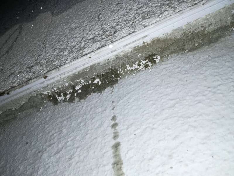 BAU.DE / BAU-Forum: 2. Bild zu Antwort "KS-Stein & Wasserlauf: Schadensbild seit Baubeginn" auf die Frage "Nasse Fassade & Rinnsal am Kellersockel: Ursachen, Sanierung & Kosten?" im BAU-Forum "Außenwände und Fassaden" BAU.DE / BAU-Forum: 2. Bild zu Antwort "KS-Stein & Wasserlauf: Schadensbild seit Baubeginn" auf die Frage "Nasse Fassade & Rinnsal am Kellersockel: Ursachen, Sanierung & Kosten?" im BAU-Forum "Außenwände und Fassaden"