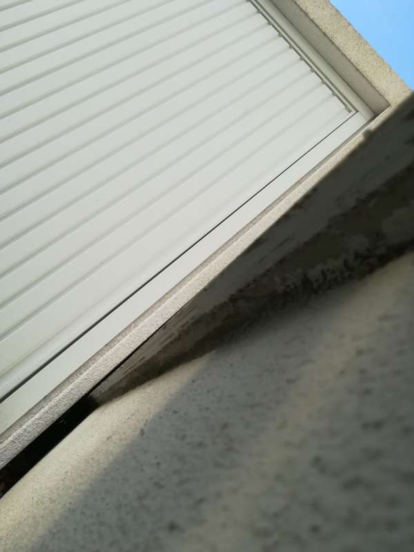 BAU.DE / BAU-Forum: 3. Bild zu Antwort "Garage & Fassade: Kein Verbund, 2 cm Abstand" auf die Frage "Nasse Fassade & Rinnsal am Kellersockel: Ursachen, Sanierung & Kosten?" im BAU-Forum "Außenwände und Fassaden" BAU.DE / BAU-Forum: 3. Bild zu Antwort "Garage & Fassade: Kein Verbund, 2 cm Abstand" auf die Frage "Nasse Fassade & Rinnsal am Kellersockel: Ursachen, Sanierung & Kosten?" im BAU-Forum "Außenwände und Fassaden"