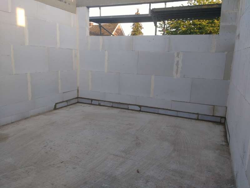 BAU.DE / BAU-Forum: 1. Bild zu Frage "Klinkerüberstand Neubau: ISO Kimmsteine als Unterlage – Probleme, Lösung & Meinung?" im BAU-Forum "Außenwände und Fassaden" BAU.DE / BAU-Forum: 1. Bild zu Frage "Klinkerüberstand Neubau: ISO Kimmsteine als Unterlage – Probleme, Lösung & Meinung?" im BAU-Forum "Außenwände und Fassaden"