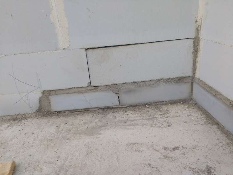 BAU.DE / BAU-Forum: 2. Bild zu Frage "Klinkerüberstand Neubau: ISO Kimmsteine als Unterlage – Probleme, Lösung & Meinung?" im BAU-Forum "Außenwände und Fassaden" BAU.DE / BAU-Forum: 2. Bild zu Frage "Klinkerüberstand Neubau: ISO Kimmsteine als Unterlage – Probleme, Lösung & Meinung?" im BAU-Forum "Außenwände und Fassaden"