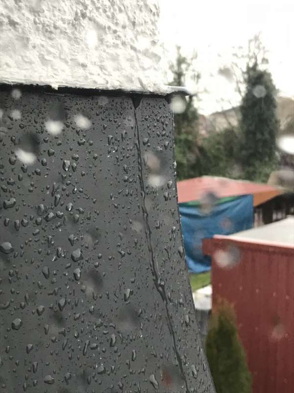 BAU.DE / BAU-Forum: 1. Bild zu Antwort "Schlagregen-Analyse: Aussagekräftige Fotos für Leckortung nötig!" auf die Frage "Schlagregen-Undichtigkeit Fassade: Ursachen, Ortung & Sanierungskosten?" im BAU-Forum "Außenwände und Fassaden" BAU.DE / BAU-Forum: 1. Bild zu Antwort "Schlagregen-Analyse: Aussagekräftige Fotos für Leckortung nötig!" auf die Frage "Schlagregen-Undichtigkeit Fassade: Ursachen, Ortung & Sanierungskosten?" im BAU-Forum "Außenwände und Fassaden"