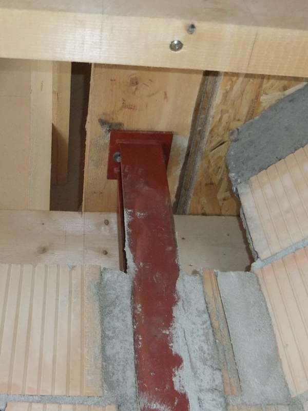 BAU.DE / BAU-Forum: 1. Bild zu Frage "Mittelpfette abstützen: Punktlast, Knicksicherheit & Statik der Metallstütze?" im BAU-Forum "Bauphysik" BAU.DE / BAU-Forum: 1. Bild zu Frage "Mittelpfette abstützen: Punktlast, Knicksicherheit & Statik der Metallstütze?" im BAU-Forum "Bauphysik"