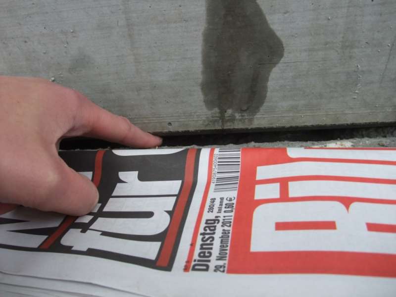 BAU.DE / BAU-Forum: 2. Bild zu Antwort "Weiße Wanne: Bilder der Fugen-Katastrophe im Keller" auf die Frage "Weiße Wanne Fugenabdichtung: Risiken, Produkte & Alternativen für wasserdichten Keller?" im BAU-Forum "Keller" BAU.DE / BAU-Forum: 2. Bild zu Antwort "Weiße Wanne: Bilder der Fugen-Katastrophe im Keller" auf die Frage "Weiße Wanne Fugenabdichtung: Risiken, Produkte & Alternativen für wasserdichten Keller?" im BAU-Forum "Keller"