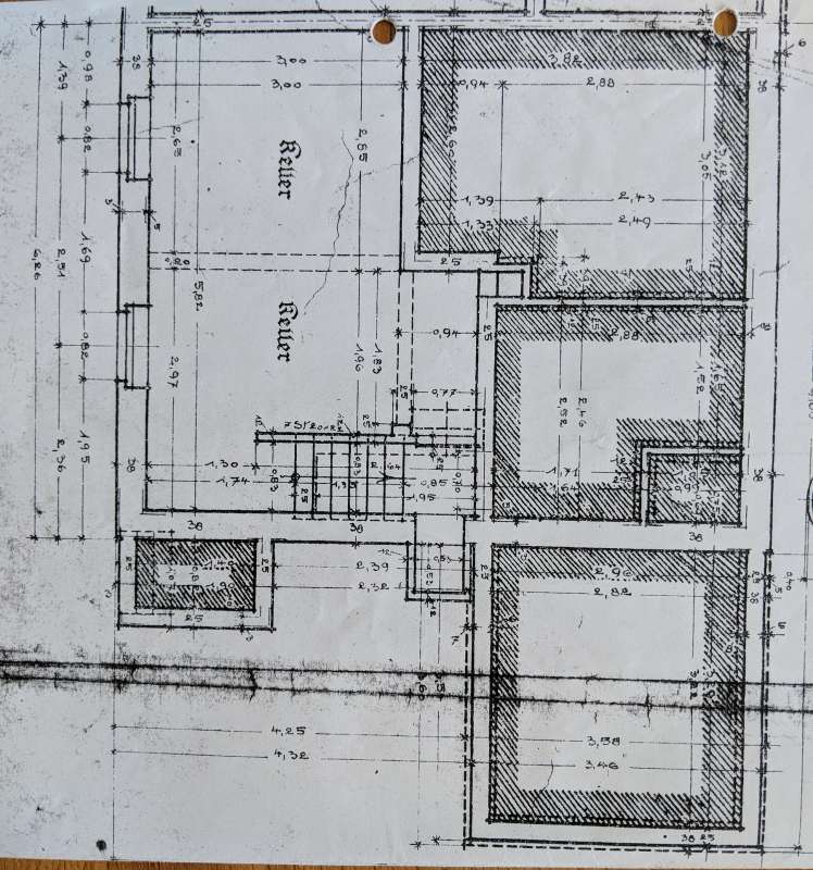BAU.DE / BAU-Forum: 5. Bild zu Frage "Feuchter Keller im Altbau (1925): Ursachen, Sanierung & Kosten für Drainage?" im BAU-Forum "Keller" BAU.DE / BAU-Forum: 5. Bild zu Frage "Feuchter Keller im Altbau (1925): Ursachen, Sanierung & Kosten für Drainage?" im BAU-Forum "Keller"