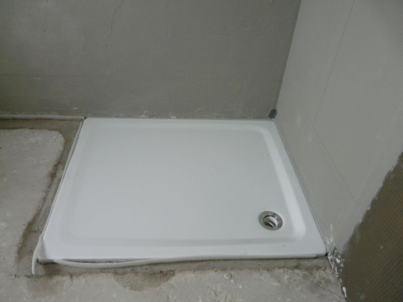 BAU.DE / BAU-Forum: 1. Bild zu Frage "Kaldewei Superplan Duschwanne knarrt/wippt: Ursachen, Lösungen & Fachmann-Check?" im BAU-Forum "Sanitär, Bad, Dusche, WC" BAU.DE / BAU-Forum: 1. Bild zu Frage "Kaldewei Superplan Duschwanne knarrt/wippt: Ursachen, Lösungen & Fachmann-Check?" im BAU-Forum "Sanitär, Bad, Dusche, WC"