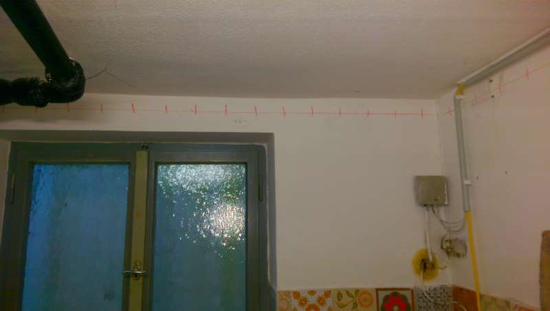 BAU.DE / BAU-Forum: 4. Bild zu Frage "Horizontalsperre im Keller: Kosten, Verfahren & Alternativen bei aufsteigender Feuchte?" im BAU-Forum "Modernisierung / Sanierung / Bauschäden" BAU.DE / BAU-Forum: 4. Bild zu Frage "Horizontalsperre im Keller: Kosten, Verfahren & Alternativen bei aufsteigender Feuchte?" im BAU-Forum "Modernisierung / Sanierung / Bauschäden"