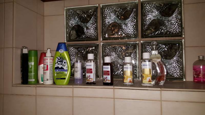 BAU.DE / BAU-Forum: 3. Bild zu Antwort "Anbei ein paar Bilder." auf die Frage "Feuchtigkeit im Bad nach Wasserschaden: Ursachen, Sanierung & Risiken für Außenwand?" im BAU-Forum "Modernisierung / Sanierung / Bauschäden" BAU.DE / BAU-Forum: 3. Bild zu Antwort "Anbei ein paar Bilder." auf die Frage "Feuchtigkeit im Bad nach Wasserschaden: Ursachen, Sanierung & Risiken für Außenwand?" im BAU-Forum "Modernisierung / Sanierung / Bauschäden"