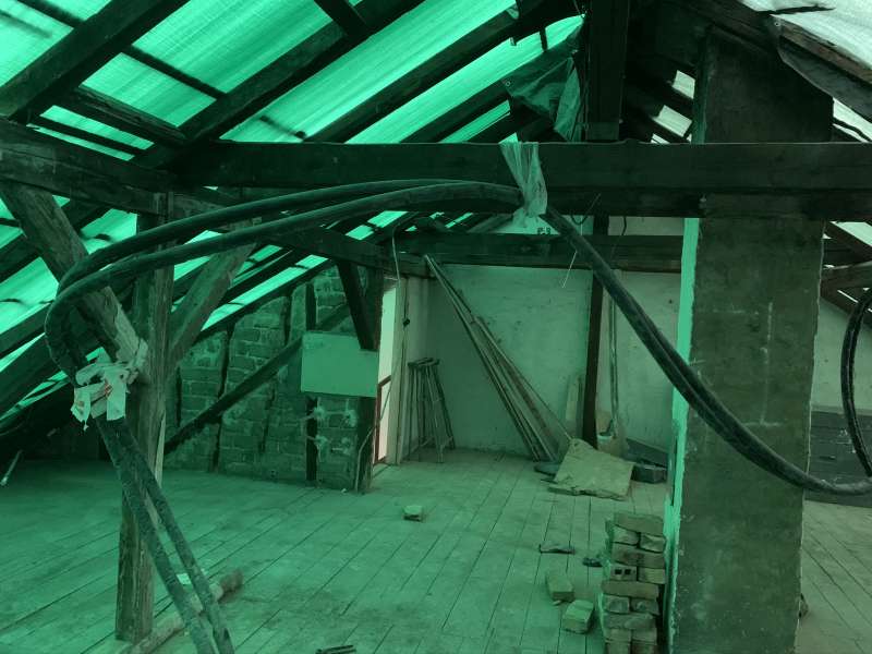 BAU.DE / BAU-Forum: 2. Bild zu Frage "Dachgeschossausbau: Statik mangelhaft & Dachloggia undicht – Rechte, Kosten, Sanierung?" im BAU-Forum "Modernisierung / Sanierung / Bauschäden" BAU.DE / BAU-Forum: 2. Bild zu Frage "Dachgeschossausbau: Statik mangelhaft & Dachloggia undicht – Rechte, Kosten, Sanierung?" im BAU-Forum "Modernisierung / Sanierung / Bauschäden"