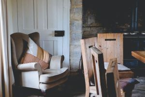Einrichtung: Tipps für den natürlichen Look - wie Sie Ihre Wohnung natürlich einrichten können - Bild: Annie Spratt auf Unsplash Einrichtung: Tipps für den natürlichen Look - wie Sie Ihre Wohnung natürlich einrichten können - Bild: Annie Spratt auf Unsplash