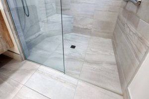 Sicherheitsaspekte bei der Badgestaltung - Bild: Point3D Commercial Imaging Ltd. / Unsplash Sicherheitsaspekte bei der Badgestaltung - Bild: Point3D Commercial Imaging Ltd. / Unsplash