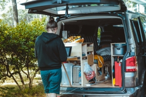 Für die nächste Campingsaison einen Camper selbst ausbauen - Bild: Brina Blum auf Unsplash Für die nächste Campingsaison einen Camper selbst ausbauen - Bild: Brina Blum auf Unsplash