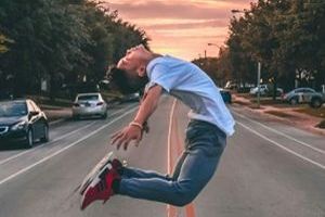 Die Abholung bezieht sich auf den Vorgang, bei dem ein Gegenstand oder eine Ware an einem bestimmten Ort abgeholt oder eingesammelt wird, in der Regel, um sie an einen anderen Ort zu transportieren oder um weitere Schritte, wie Inspektion, Wartung oder Lagerung, durchzuführen. Die Abholung bezieht sich auf den Vorgang, bei dem ein Gegenstand oder eine Ware an einem bestimmten Ort abgeholt oder eingesammelt wird, in der Regel, um sie an einen anderen Ort zu transportieren oder um weitere Schritte, wie Inspektion, Wartung oder Lagerung, durchzuführen.