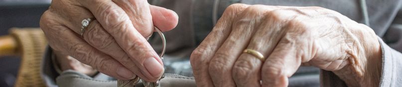 Stressfrei ins neue Zuhause: So gelingt der Wohnungswechsel im Alter Stressfrei ins neue Zuhause: So gelingt der Wohnungswechsel im Alter